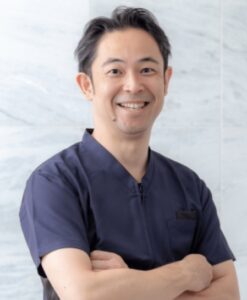 東京・日本橋エムアンドアソシエイツ矯正歯科の歯科医師
