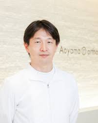青山アール矯正歯科 大阪院ドクター画像